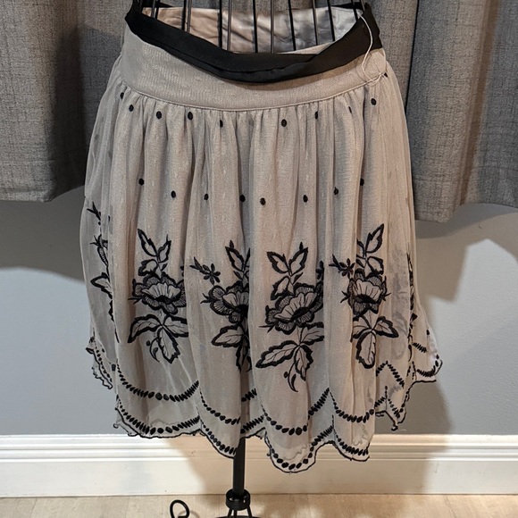 Darling Layered Black and Gray Floral Skirt - Picture 3 of 12
